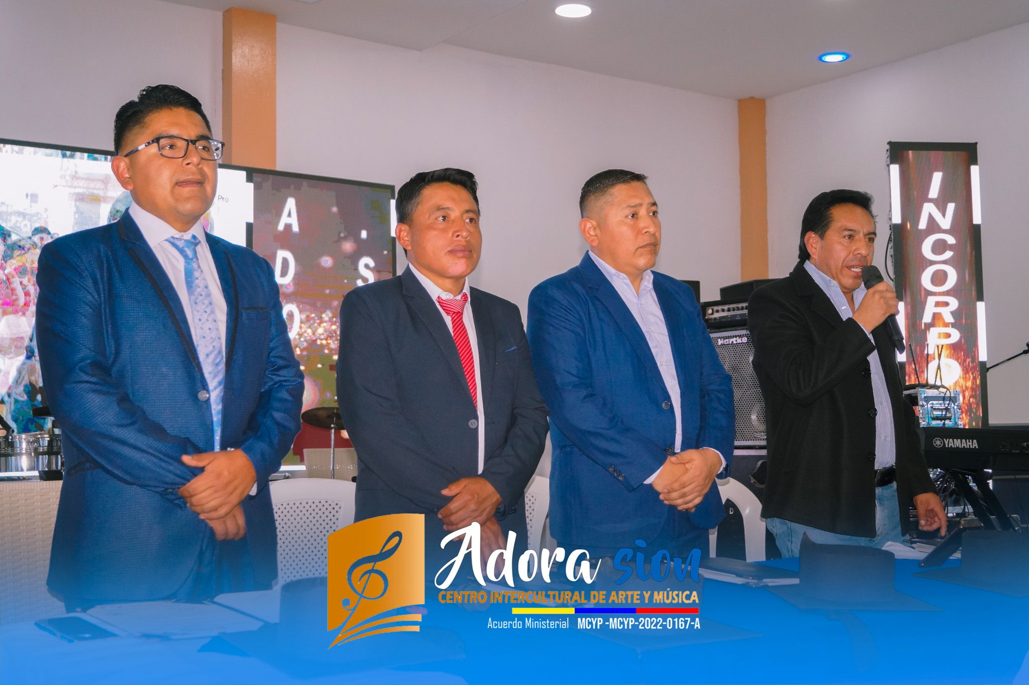Instructores de C.I.A.M. Adora-Sión durante una presentación
